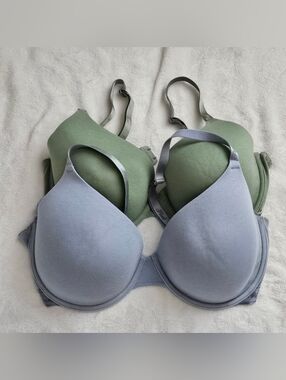 Victoria's Secret PINK Two-Tone T-Shirt Bras in Sage Green and Light Blue